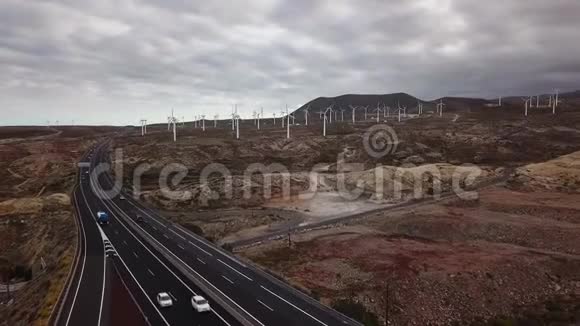 西班牙加那利群岛特特里费风力涡轮机的空中景观视频的预览图