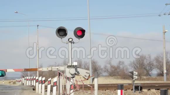 铁路信号灯的红色信号视频的预览图