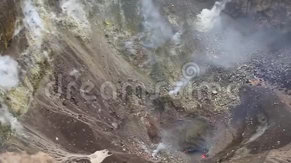 泰利卡火山中的火山和熔岩视频的预览图