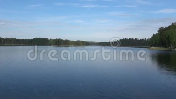 萨马湖全景六月多云的傍晚芬兰视频的预览图
