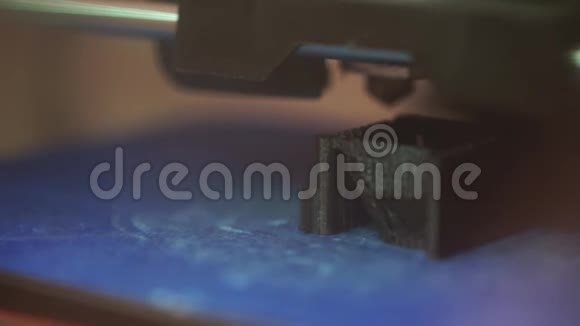 3D打印过程小塑料工具的印刷三维打印的机理视频的预览图