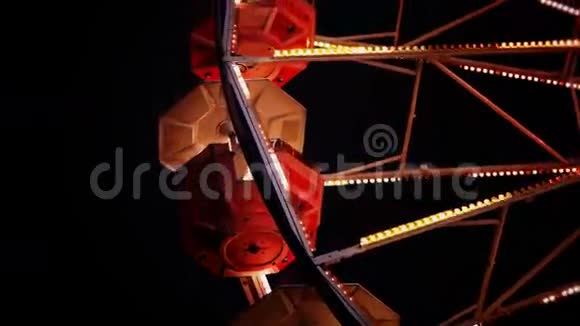 摩天轮上的脚视频的预览图