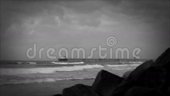 南加州海滨码头视频的预览图