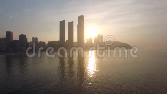 韩国釜山海恩达海滩雕像亚洲视频的预览图