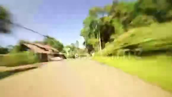 在哥斯达黎加开车视频的预览图