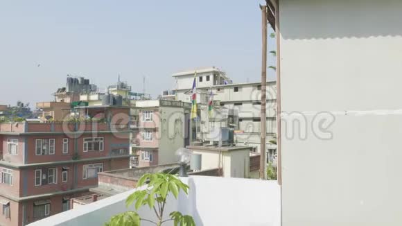 俯瞰加德满都城市屋顶尼泊尔视频的预览图