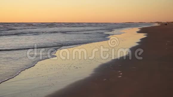 墨西哥湾泳滩南帕德里岛泳滩日出视频的预览图