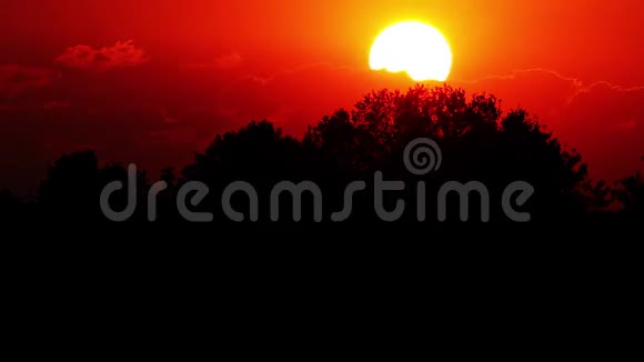 日落时的大太阳视频的预览图