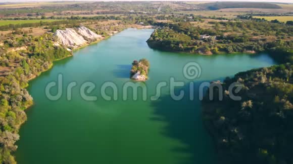 空中观湖水视频的预览图