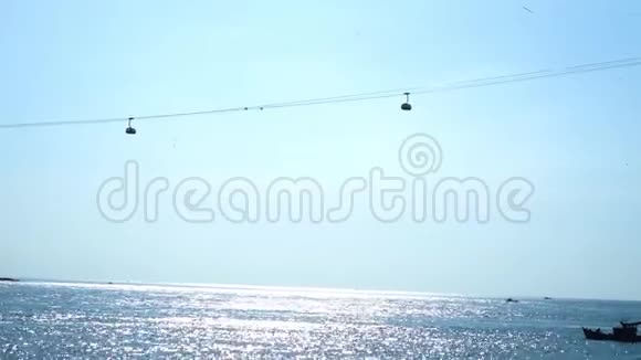 PhuQuoc岛上的缆车景色优美视频的预览图