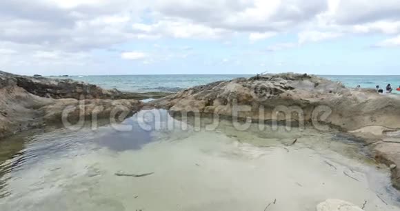 纯净透明的加勒比海巴哈马视频的预览图
