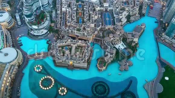 迪拜阿联酋2017年5月迪拜音乐喷泉位于迪拜市中心的BurjKhalifa旁边视频的预览图