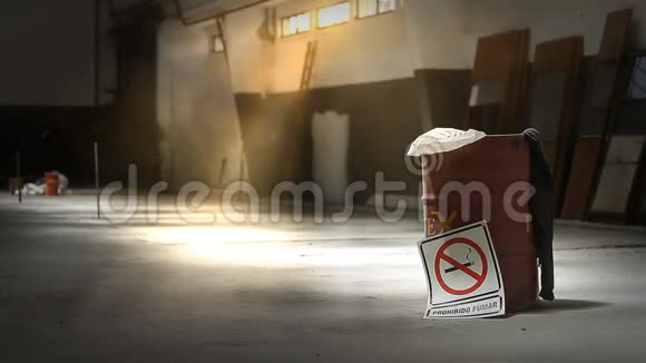空仓内禁止吸烟视频的预览图