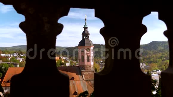 巴登巴登古老城镇和周围环境的各种美丽景色视频的预览图