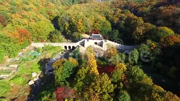 韩国釜山盖姆杰翁山堡垒西门2017年秋视频的预览图