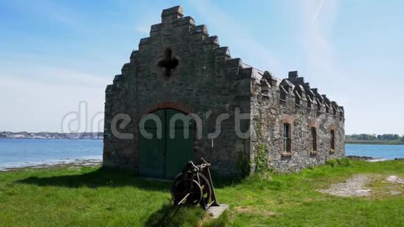 北爱尔兰古中世纪瓦德城堡遗址视频的预览图