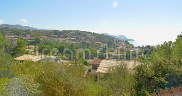 地中海乡村景色在近海的群山中意大利撒丁岛视频的预览图