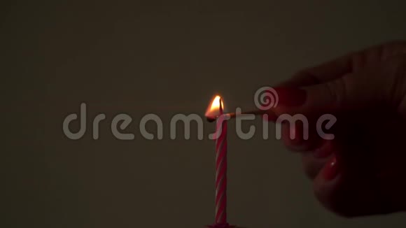 一支生日蜡烛最后燃尽视频的预览图