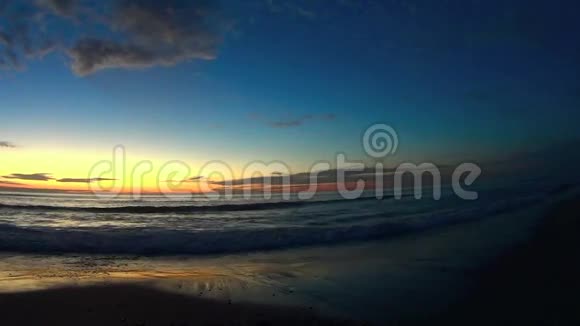 日落天空和海2波多海滩卡尔斯巴德加利福尼亚视频的预览图