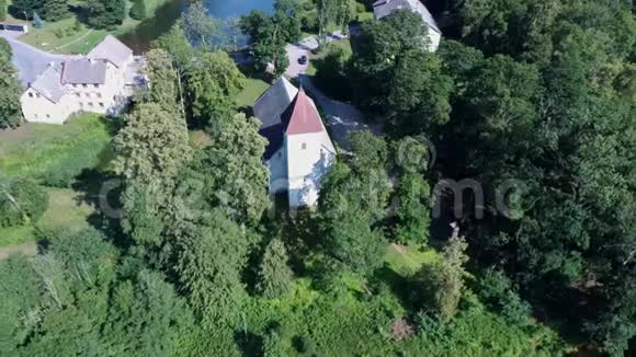 空中Dron拍摄的西拉瓦路德教艾兹普特和庄园城堡视频的预览图