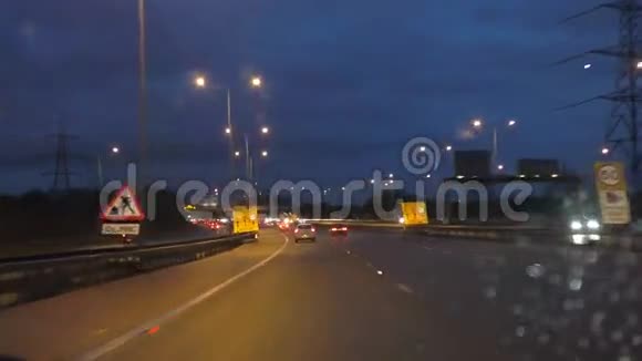 高速公路夜间施工视频的预览图