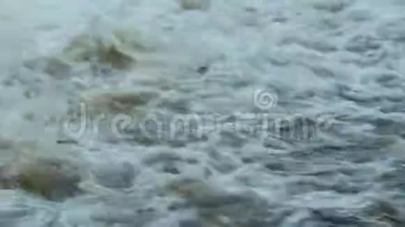 白水湍流视频的预览图