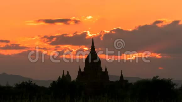 缅甸巴甘寺剪影日落时间视频的预览图