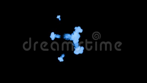 荧光蓝墨水或烟雾形成恒星在黑色上缓慢地分离在水中混合颜色用于油墨背景视频的预览图