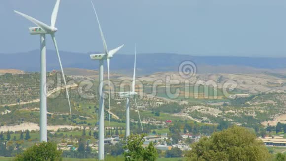 现代发电基础设施风力涡轮机能源清洁环境视频的预览图