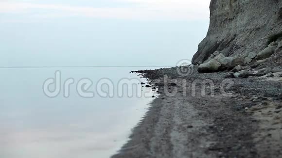 落基海岸的日出视频的预览图