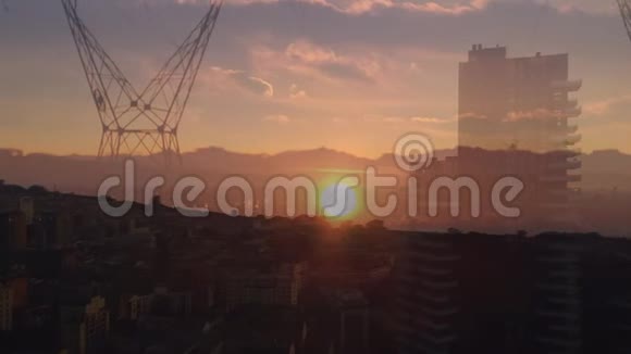 日落和电力塔视频的预览图