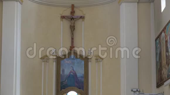 圣巴巴拉教堂的内部视频的预览图