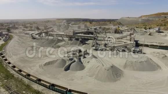 碎石生产厂空中景观视频的预览图