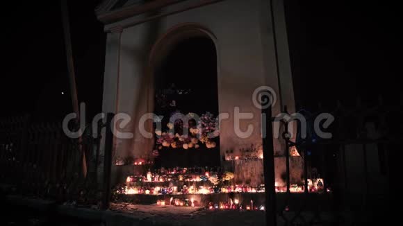 祭坛上的蜡烛开门恐怖之夜视频的预览图