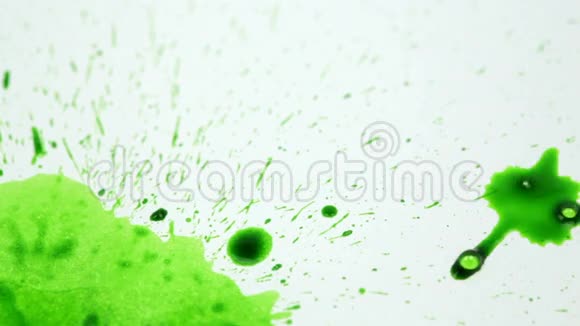 绿色的水滴视频的预览图