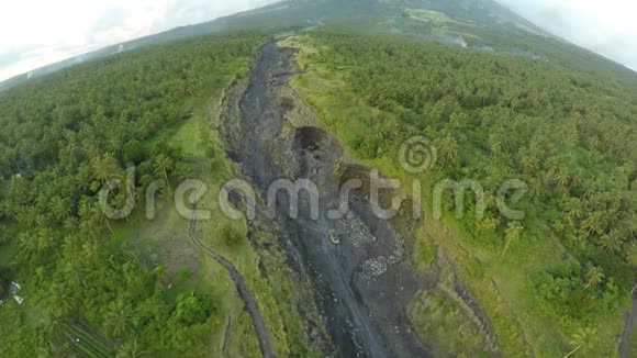 火山流出河灰空中摄影勒加兹皮市五月火山菲律宾视频的预览图