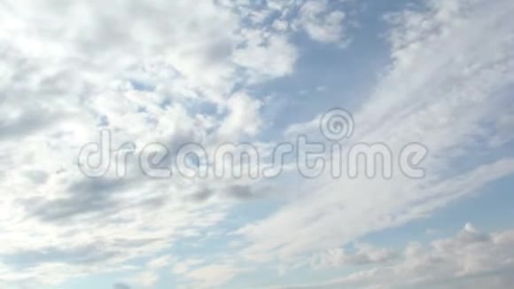 日出日落小镇天空云彩飞机视频的预览图