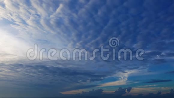 日出时的云落02视频的预览图