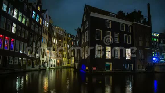 夜城运河海湾阿姆斯特丹全景4k时间流逝荷兰视频的预览图