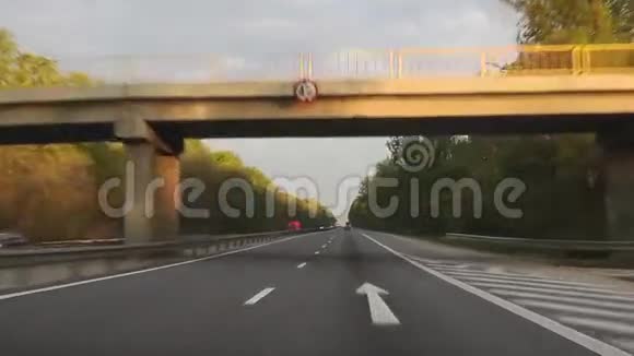A1公路汽车行驶视频的预览图