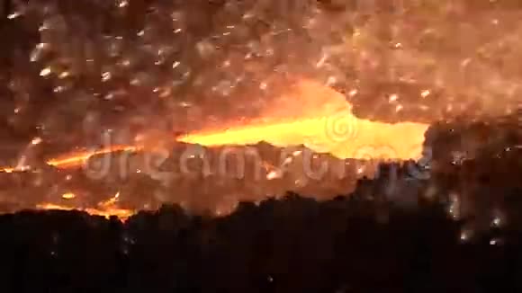 熔融金属火花3视频的预览图
