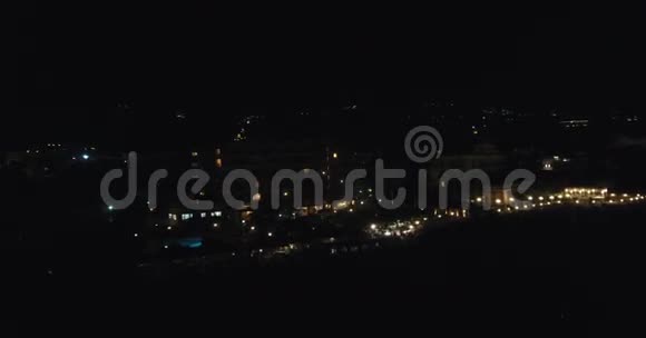 4K岛的空中夜景视频的预览图