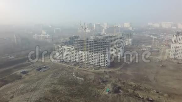 俄罗斯莫斯科正在建造的住宅区的鸟瞰图视频的预览图