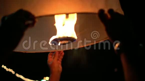 洛伊克拉通节上美丽的灯笼视频的预览图