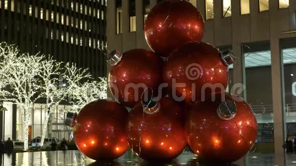 纽约街头美妙的圣诞装饰视频的预览图