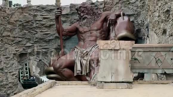公园里的大神宙斯雕像视频的预览图