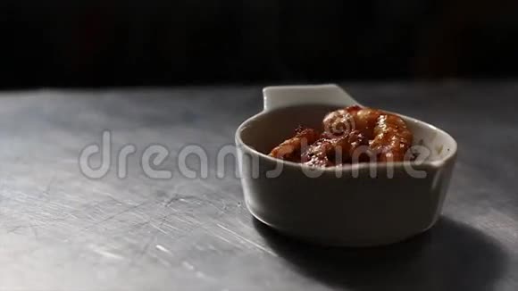 烟熏虾仁视频的预览图