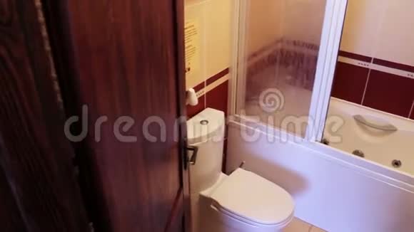 酒店的私人浴室视频的预览图