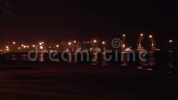 夜晚的海港视频的预览图