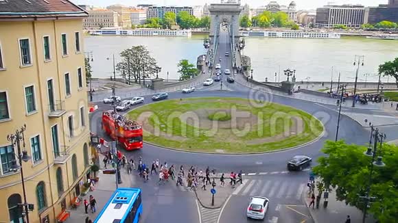布达佩斯匈牙利链桥环形交通区视频的预览图